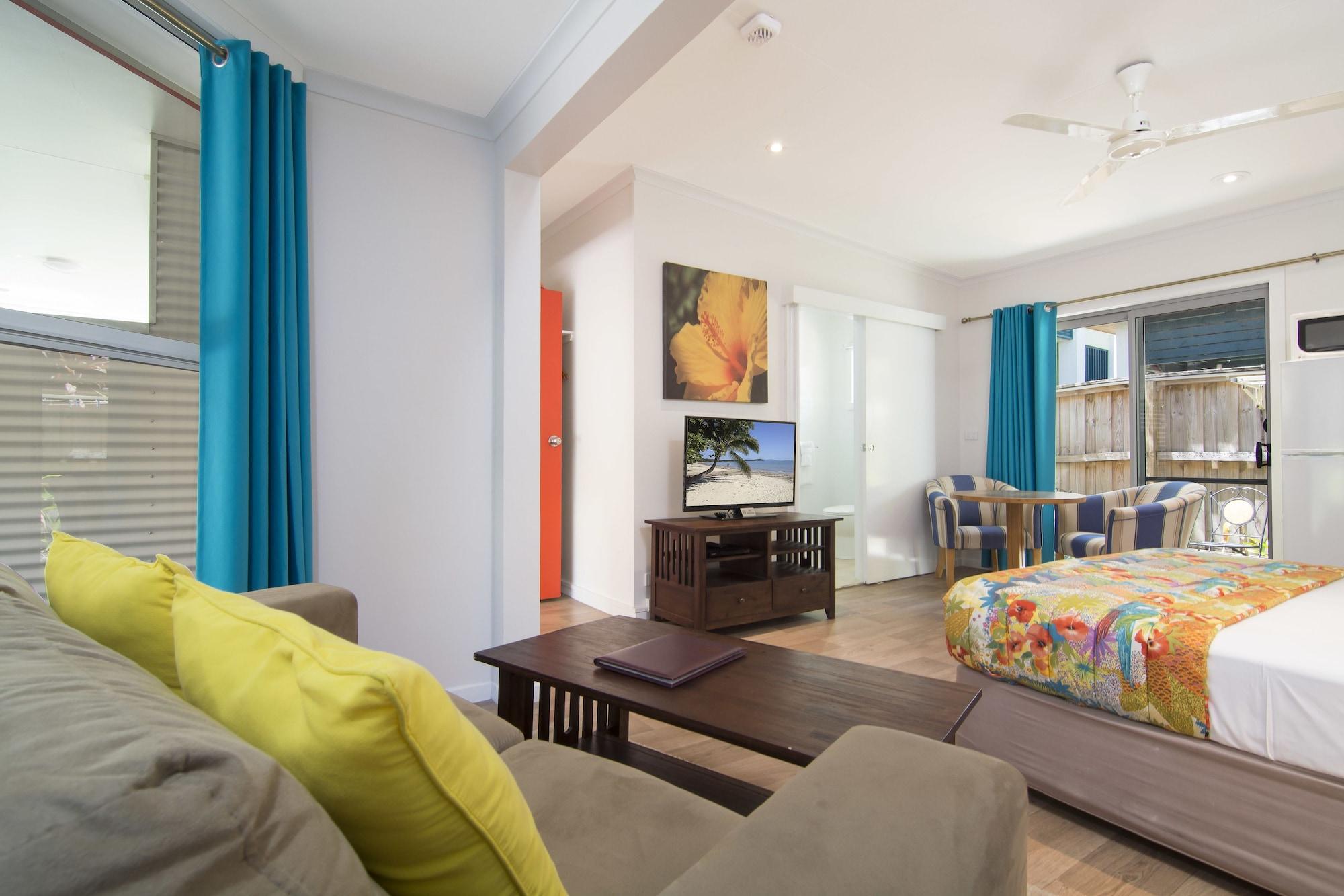 Port Douglas Motel Экстерьер фото