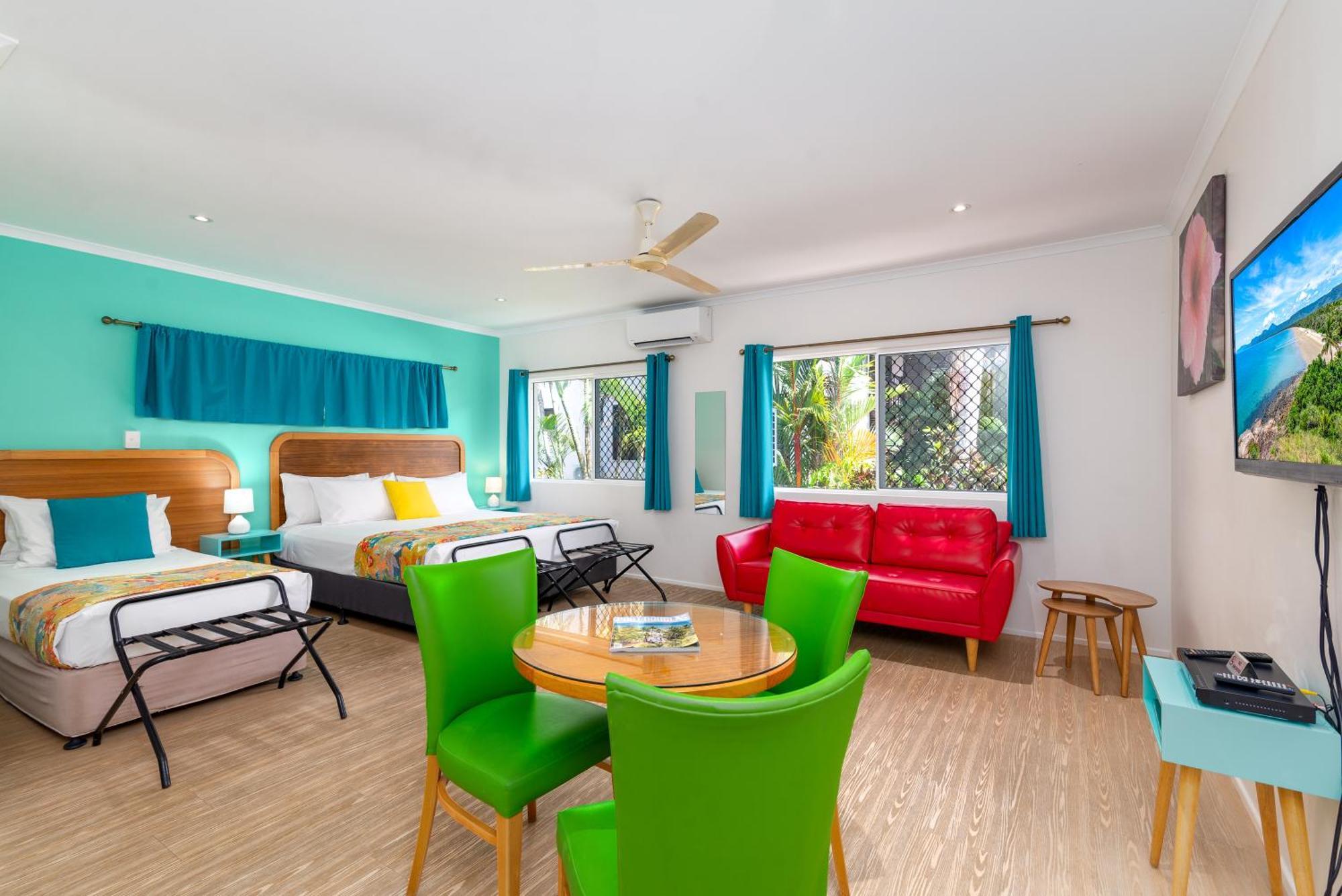 Port Douglas Motel Экстерьер фото